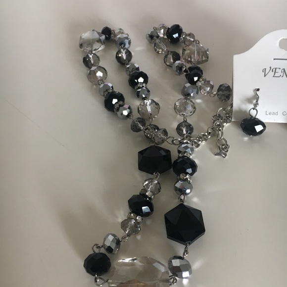 Black and Silver necklace set - Picture 3 of 4